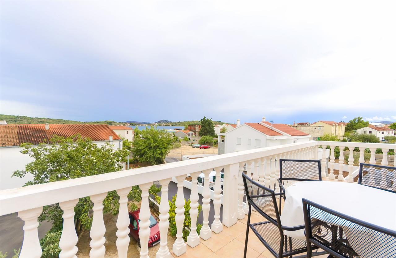 Apartments Toni Vodice Ngoại thất bức ảnh